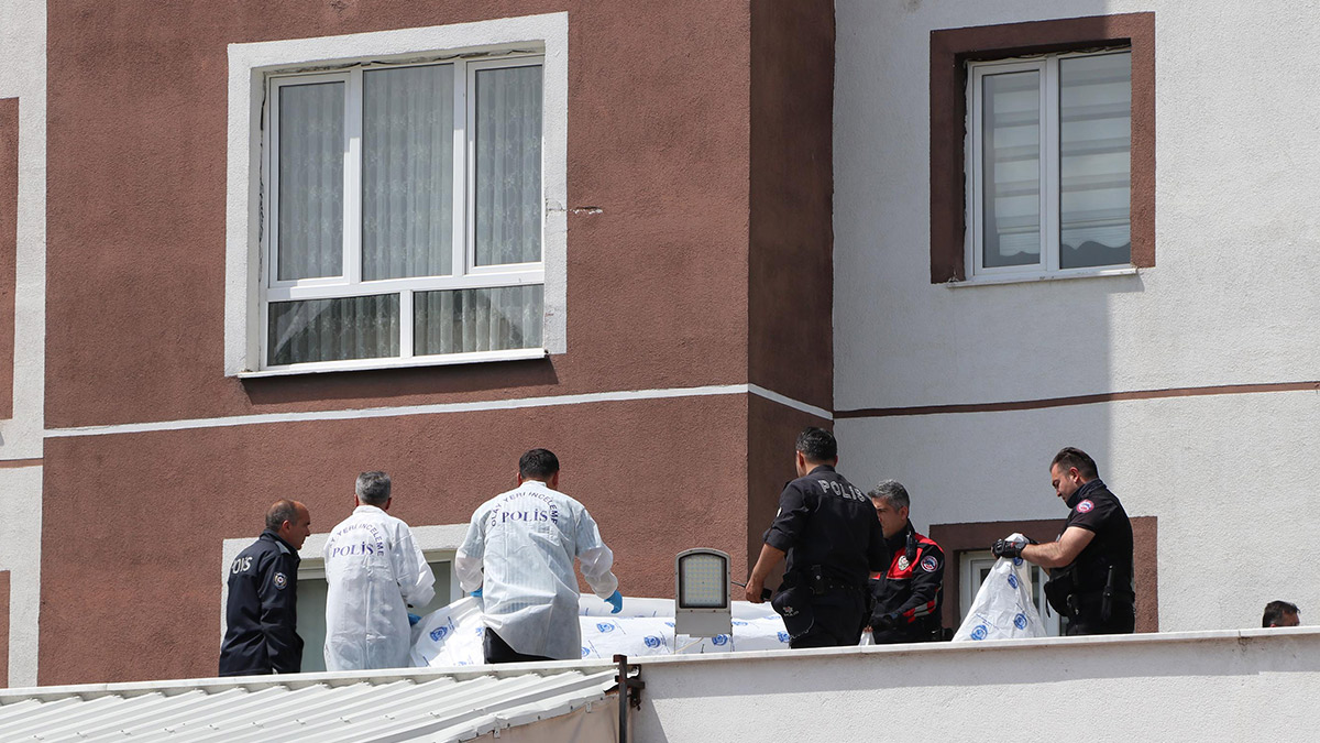 Kayseri'de feci olay! 13. kattan düşen anne ve iki çocuğu yaşamını yitirdi
