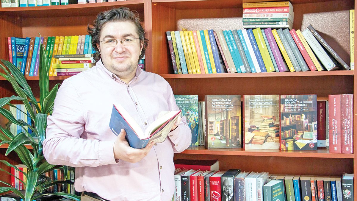 Ustasından kitap müptelalarını anlatan keyifli denemeler