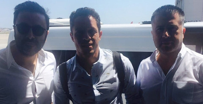 Beşiktaş’ın yeni transferi Adriano, İstanbul’a geldi