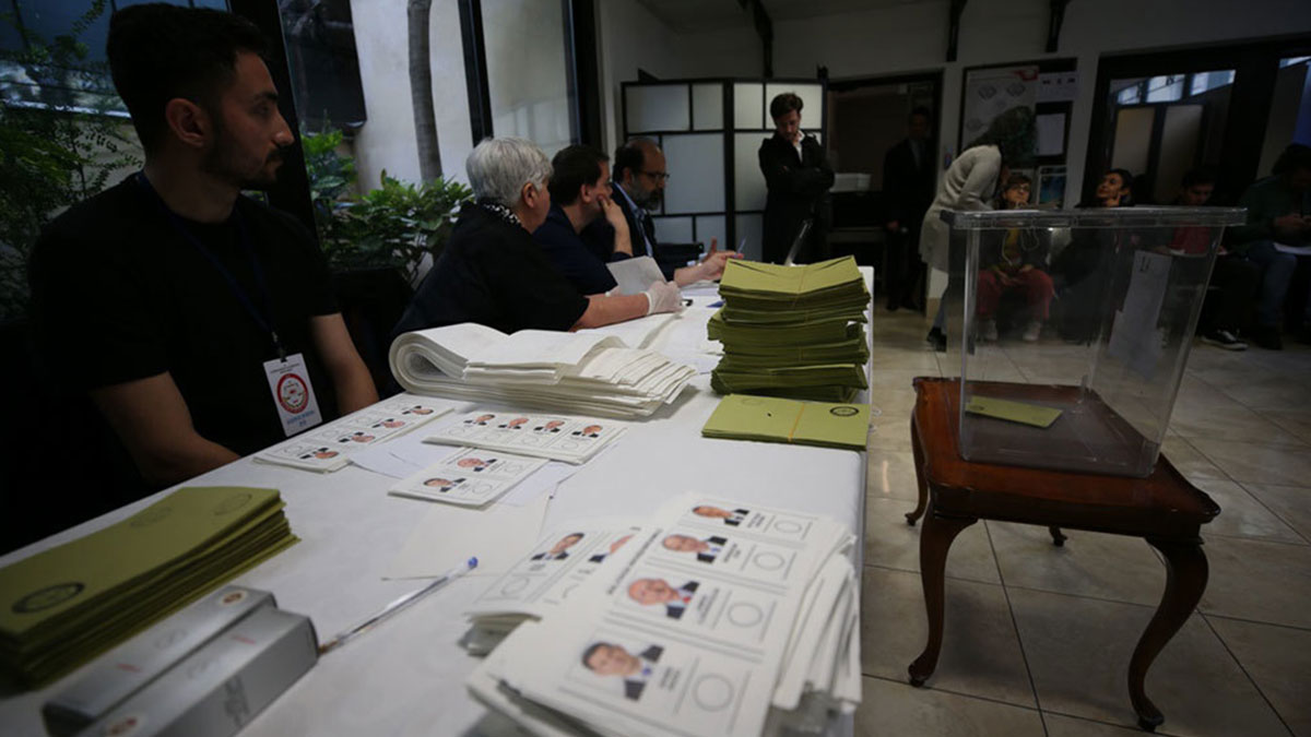 O siyasi liderin oy kullanacağı okul şaşırttı! Her an karşınıza çıkabilir