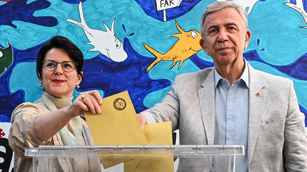 Yavaş sandık başında usulsüzlüklere değindi: Seçim günü bile sahte broşürler dağıtılıyor