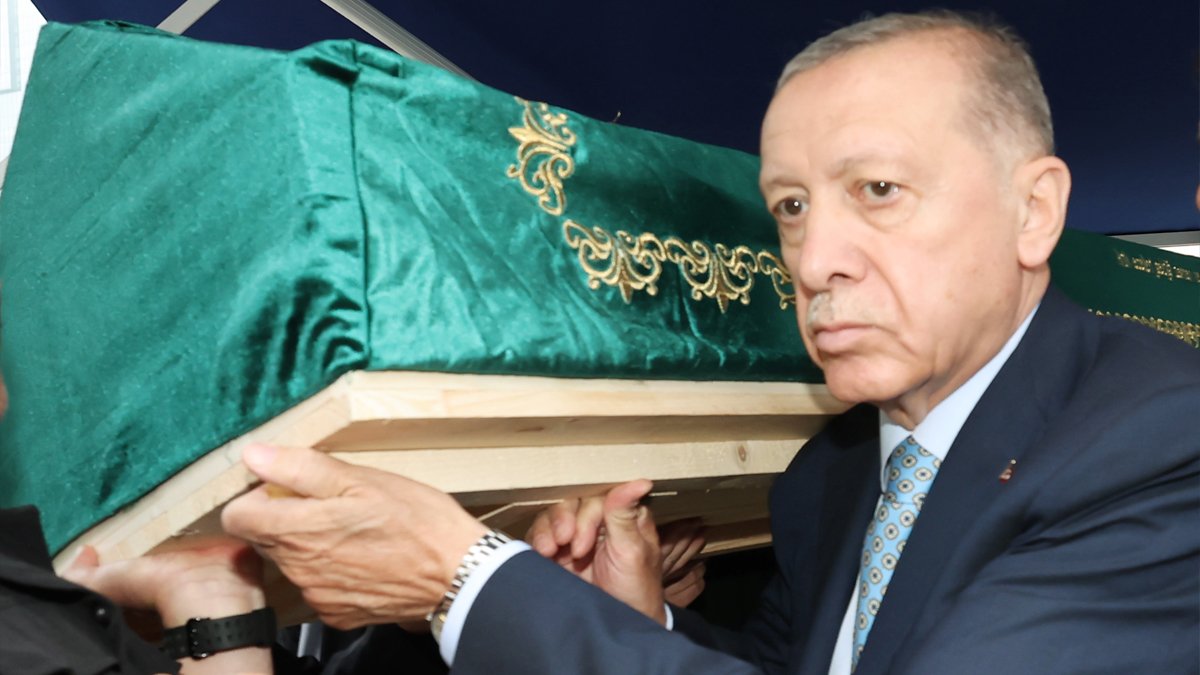 Cumhurbaşkanı Erdoğan, Engin Ardıç'ın cenaze törenine katıldı