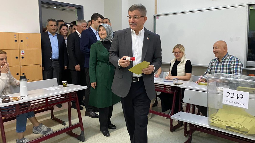 Davutoğlu'nun sandığından Kılıçdaroğlu çıktı