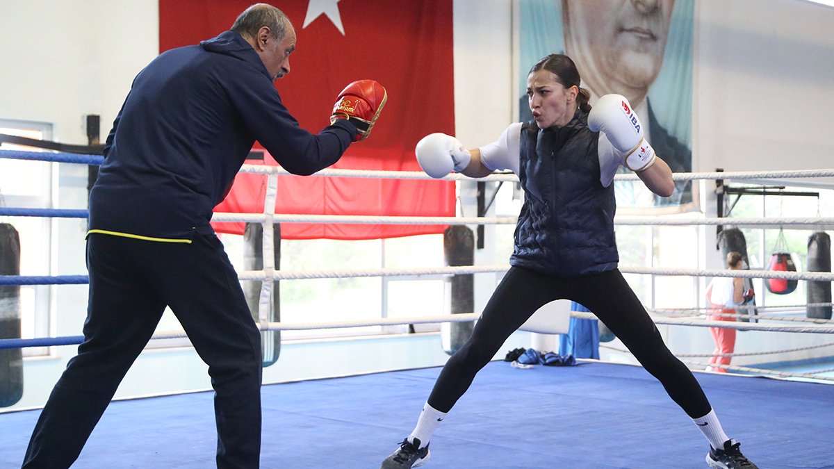 Milli Boksör Buse Naz, Avrupa Oyunları'nda yumruk sallayacak
