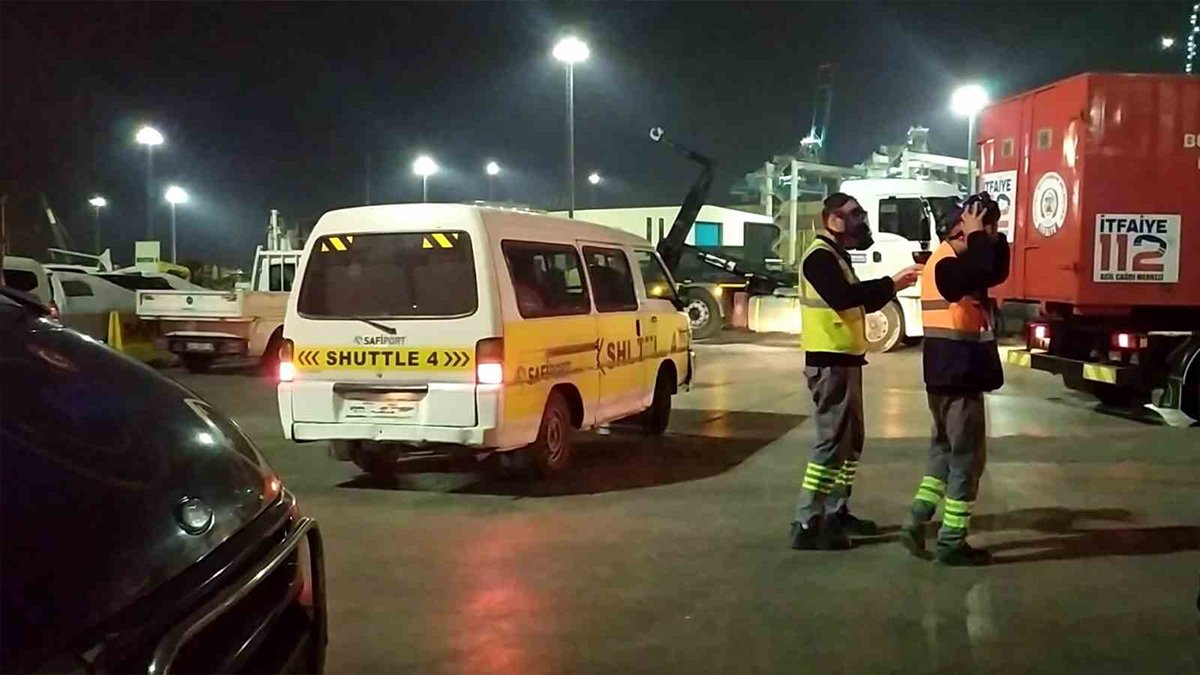 İzmit Körfezi'nde korkutan alevler: Zehirli gazlar şehrin üzerine çöktü