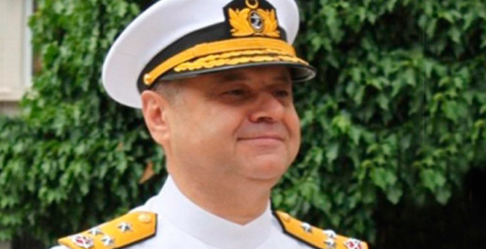 Deniz Kuvvetleri Komutanı Oramiral Bülent Bostanoğlu, darbeci korumalarından kaçmış