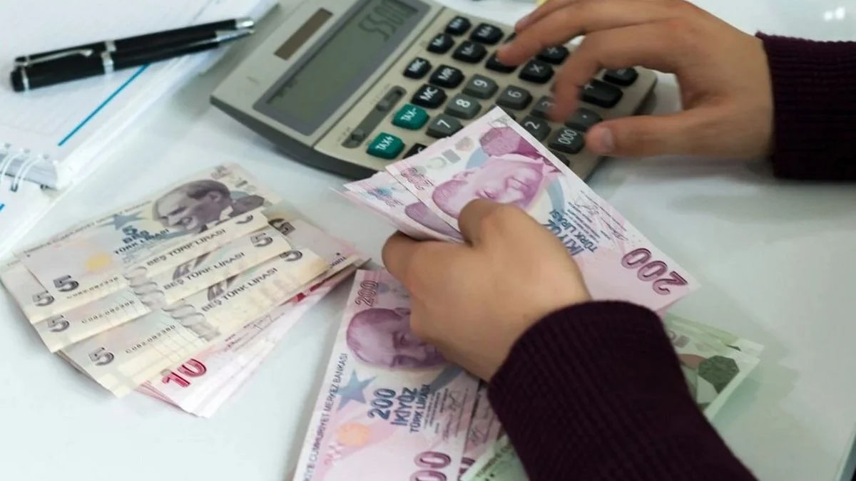 Asgari ücretli, memur ve emekli zammı yola çıktı! Zamlara son 1 ay kaldı: 3'lü zam kapıya dayandı...