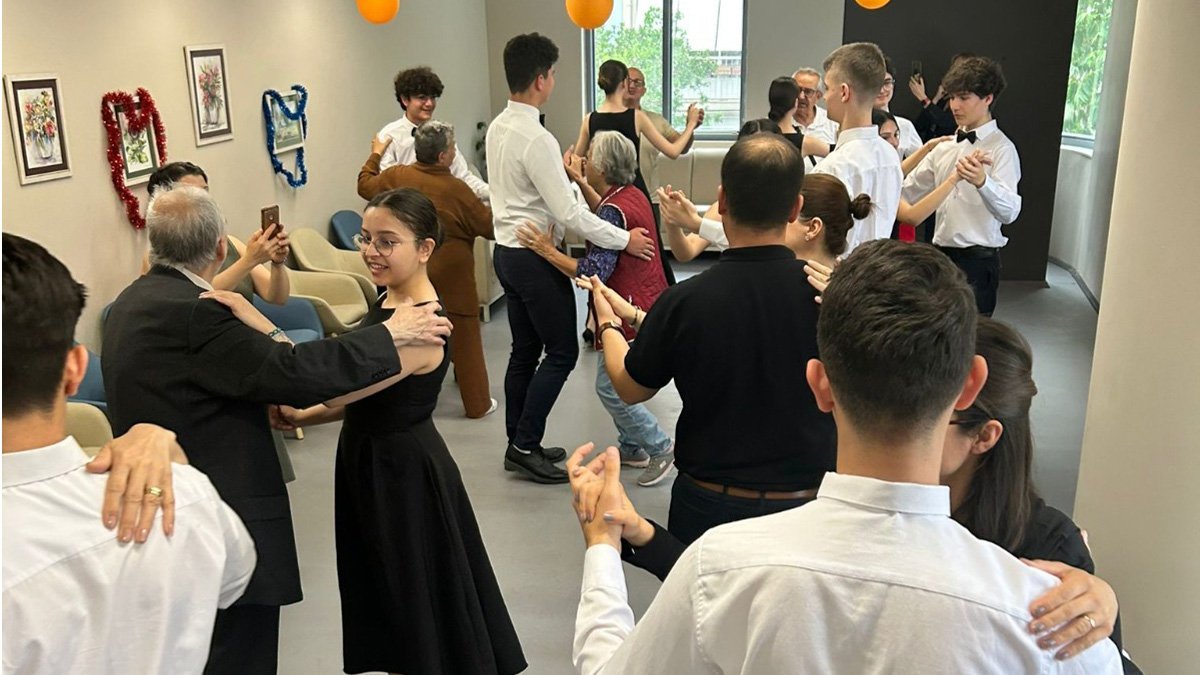 Çınarlar ve gençler, Gündüz Yaşam Merkezi’nde buluştu