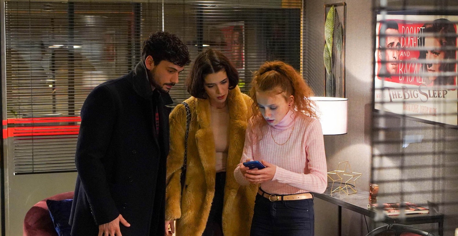 Seçim sonrası ünlü oyuncudan flaş karar! Apar topar ülkeyi terk ediyor