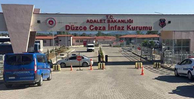 Darbe girişimi nedeniyle tutuklanan generaller Düzce'ye nakledildi - Son dakika darbe haberleri