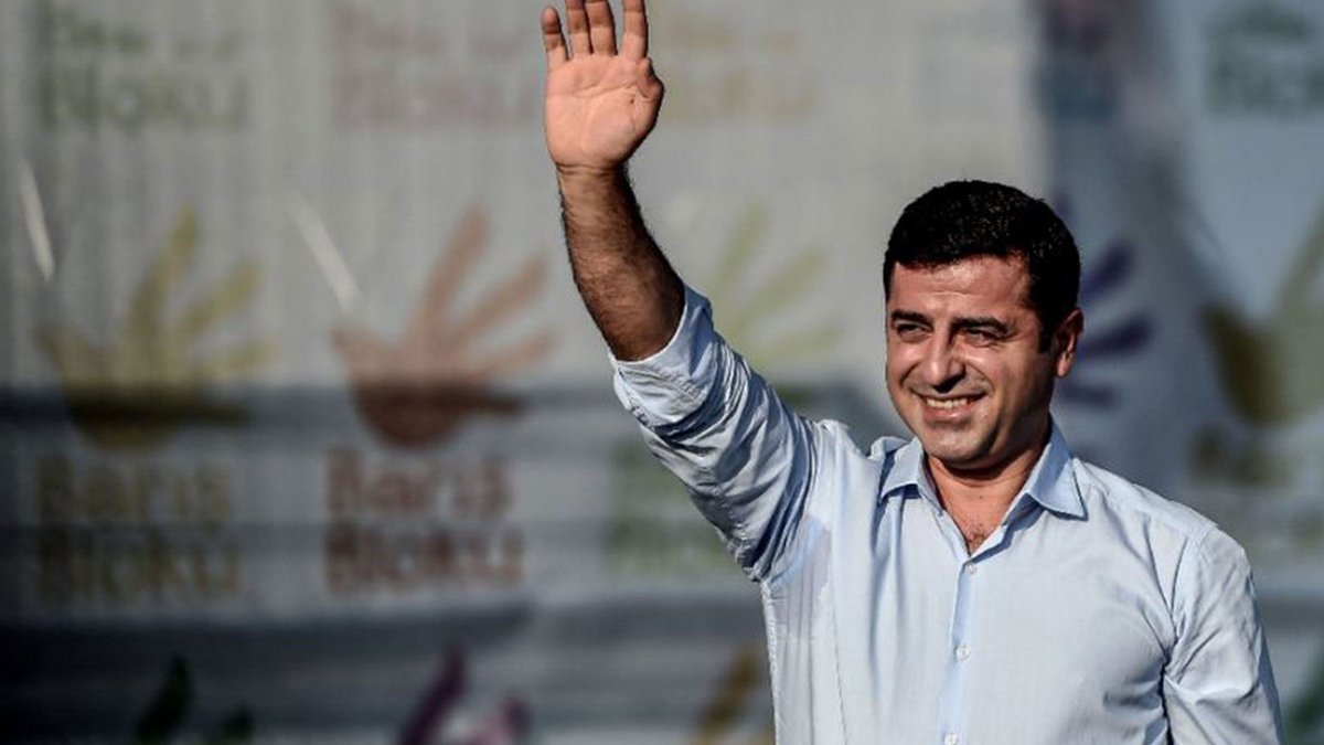 Demirtaş'tan seçim sonrası kritik açıklama: Aktif siyaseti bırakıyorum