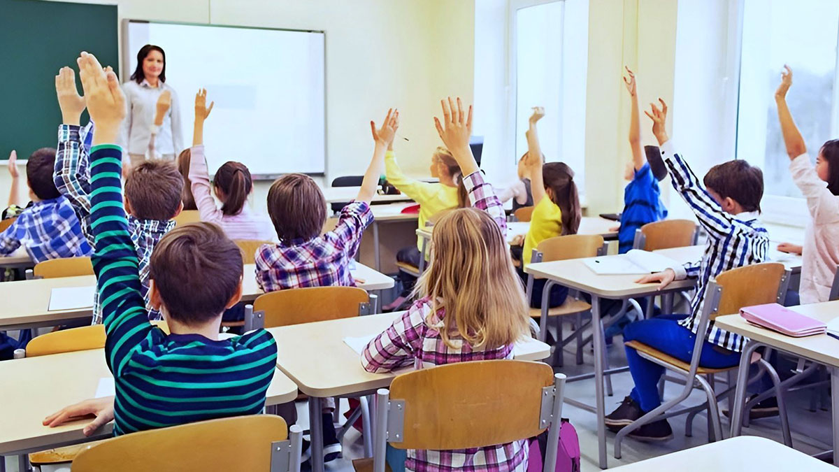 Öğretmenler işi bırakıyor, okullarda derse girecek hoca bulunamıyor! Öğretmen açığı tehlikeli seviyeye geldi