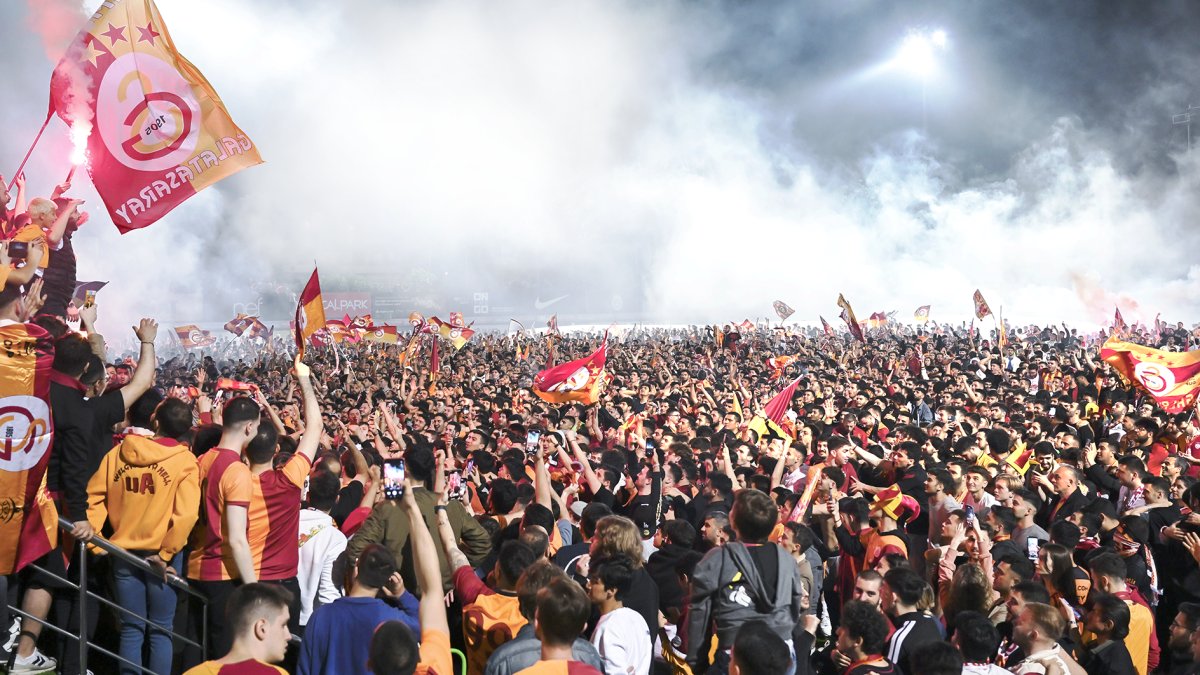 Buruk Cimbom’la tarih yazıyor