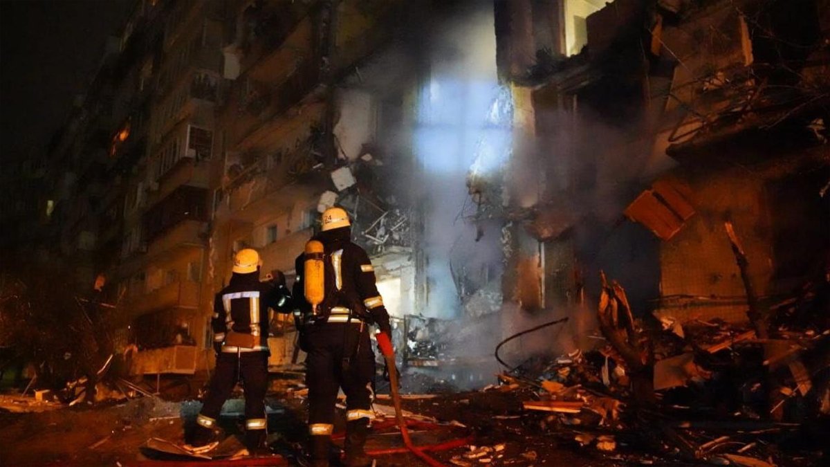 Kiev'e füze yağmuru: Rusya, Dünya Çocuk Günü'nde çocukları öldürdü