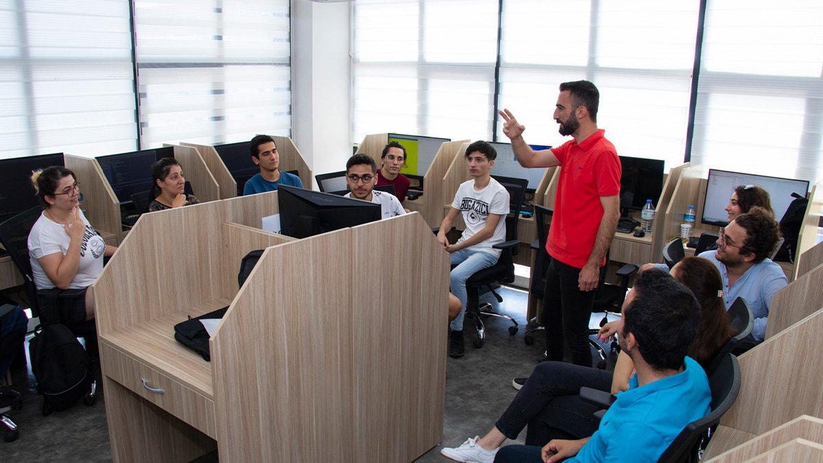 Geleceğin mesleklerine Mercek’in kurslarından destek