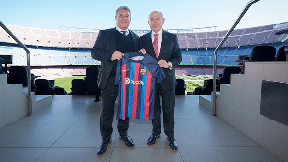 Camp Nou stadının yenilenmesi için temel atıldı