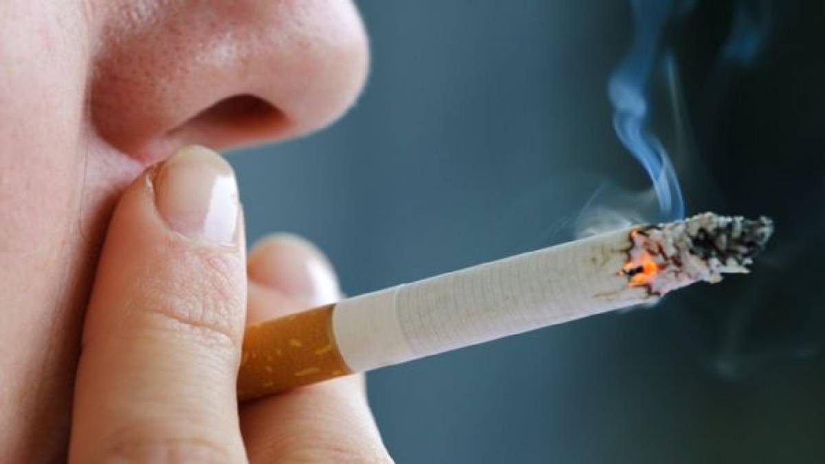 Tiryakilerin son sigaralarını yaktı Zamlar canına tak ettirdi Sigara fiyatları