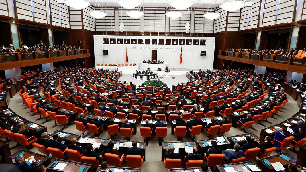 Mecliste 28. dönem başlıyor: Öncelikli gündem asgari ücret ve emekli memur maaşları