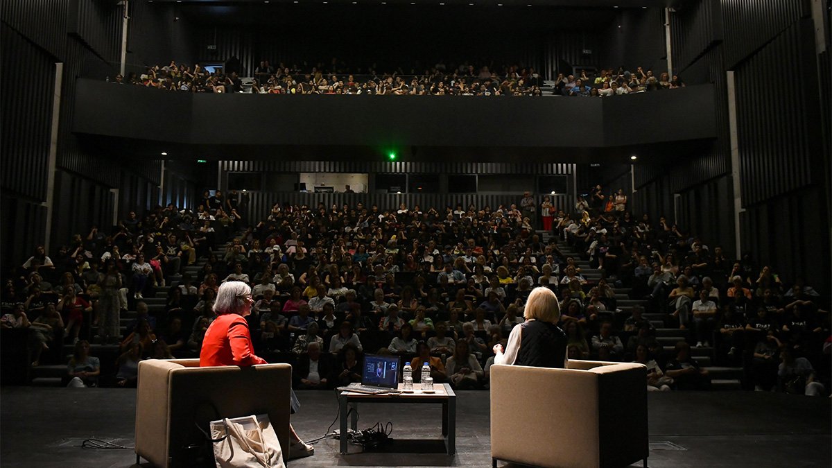 Ayşe Kulin, edebiyatseverlerle buluştu