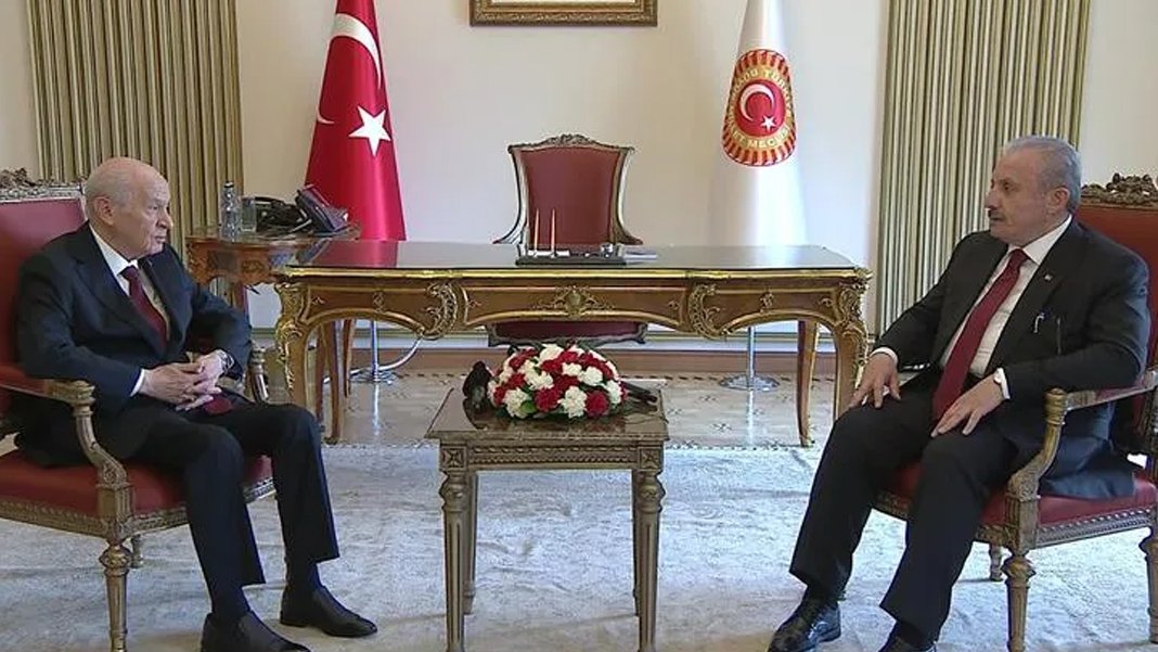 MHP lideri Bahçeli, Meclis Başkanı Şentop'tan görevi geçici olarak devraldı