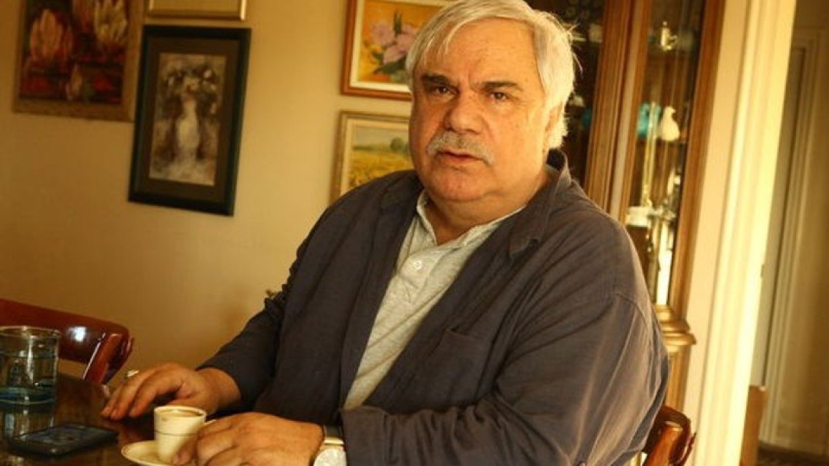 Sanatçı Halil Ergün’ün evine kamyonet daldı