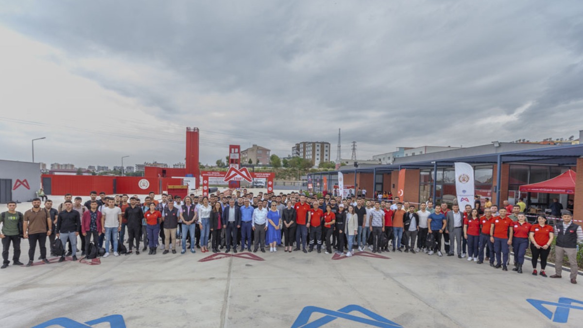 Büyükşehir 100 itfaiye eri ile kadrosunu güçlendirdi