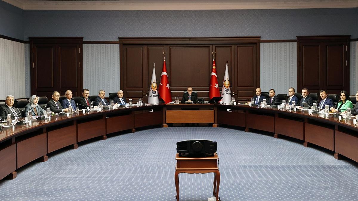 AK Parti'nin yeni grup başkanvekilleri belli oldu