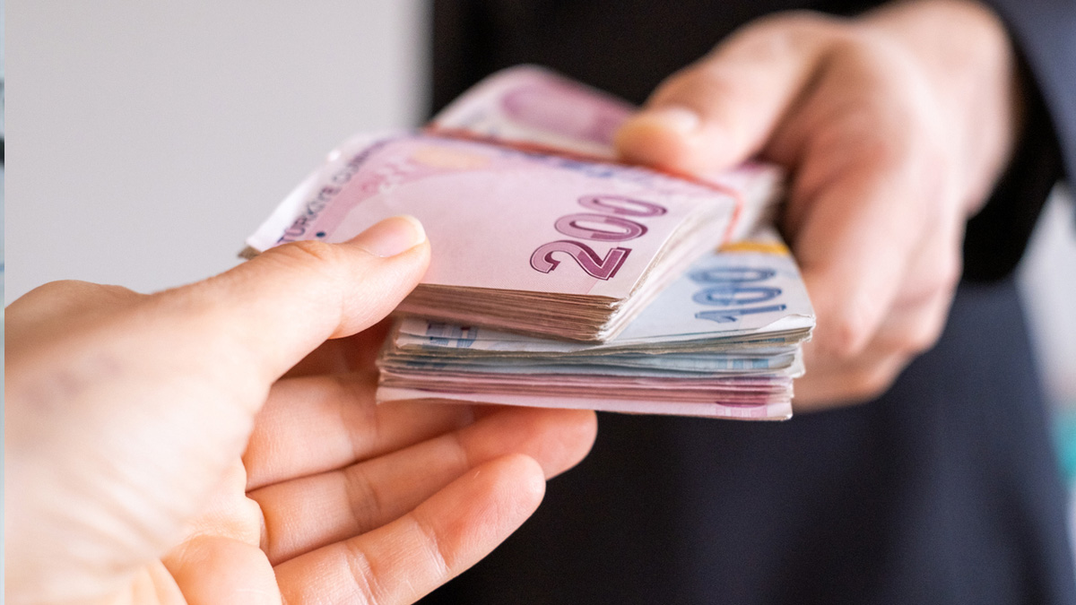 Emeklilere çifte zam müjdesi! Bayram ikramiyesi ve maaşlar güncelleniyor: Emekliler cebi bayram edecek...