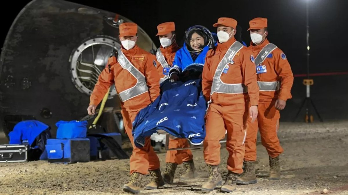 Çin'in uzay istasyonundaki ekibi Dünya'ya döndü