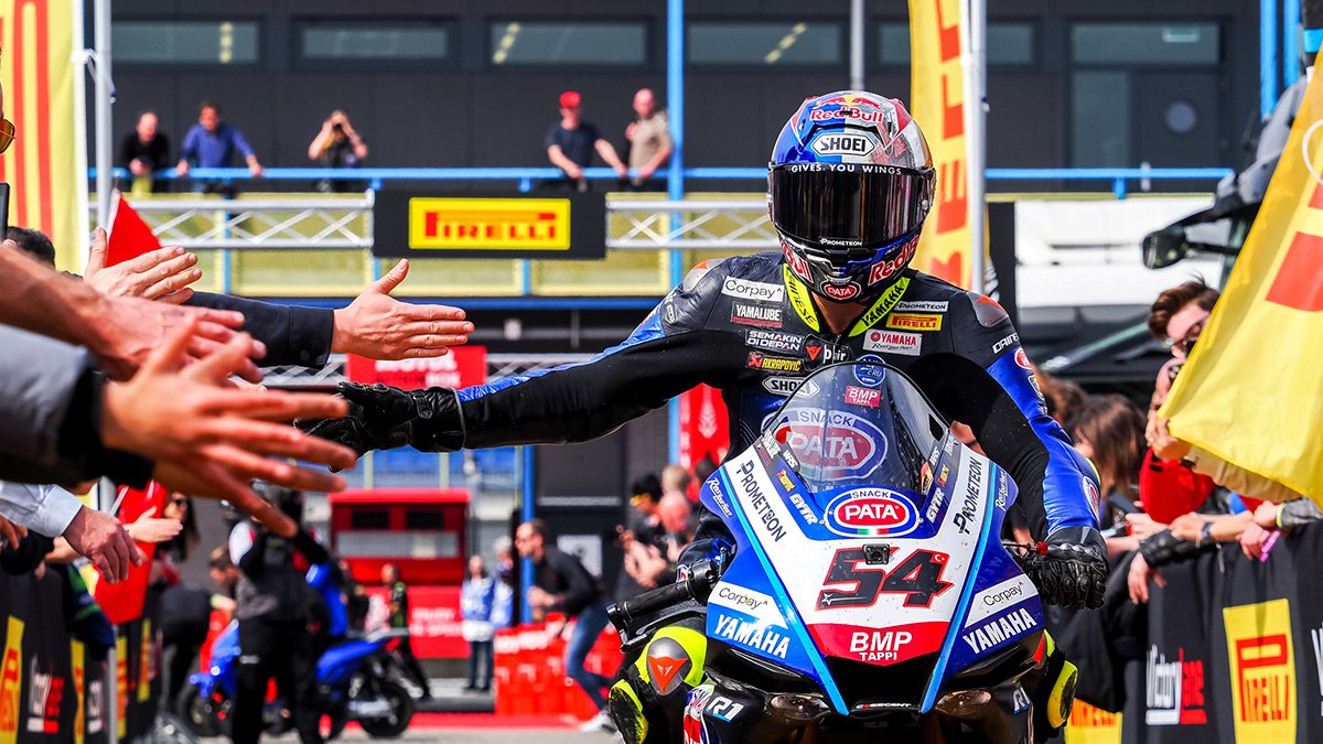 Milli motosikletçi Toprak Razgatlıoğlu, İtalya'da ikinci oldu