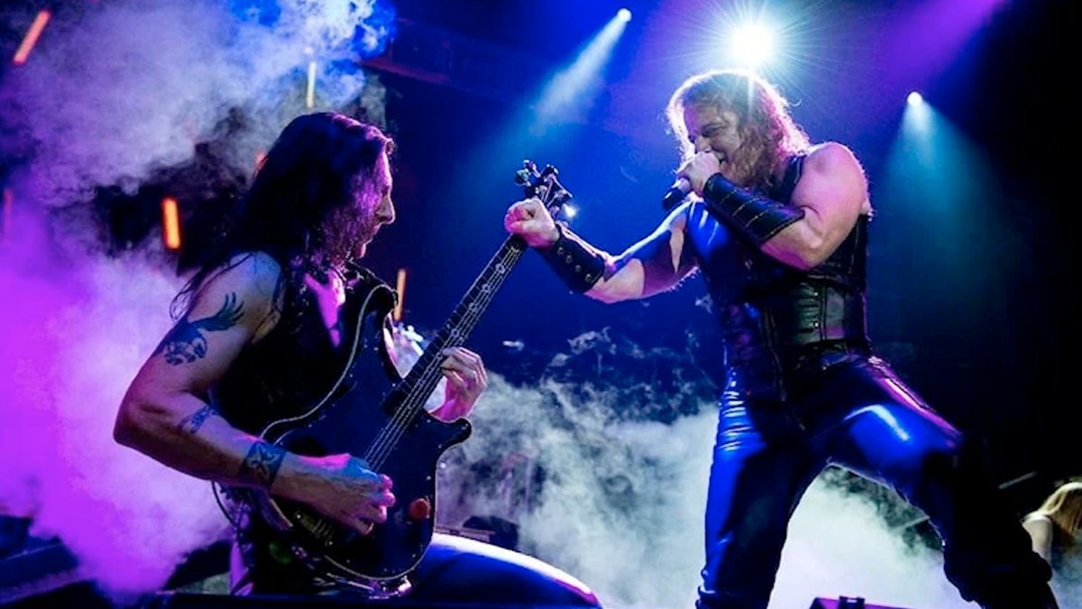 Müzik grubu Manowar'dan Demaio, Cumhuriyet'in 100. yılını Türkçe kutladı