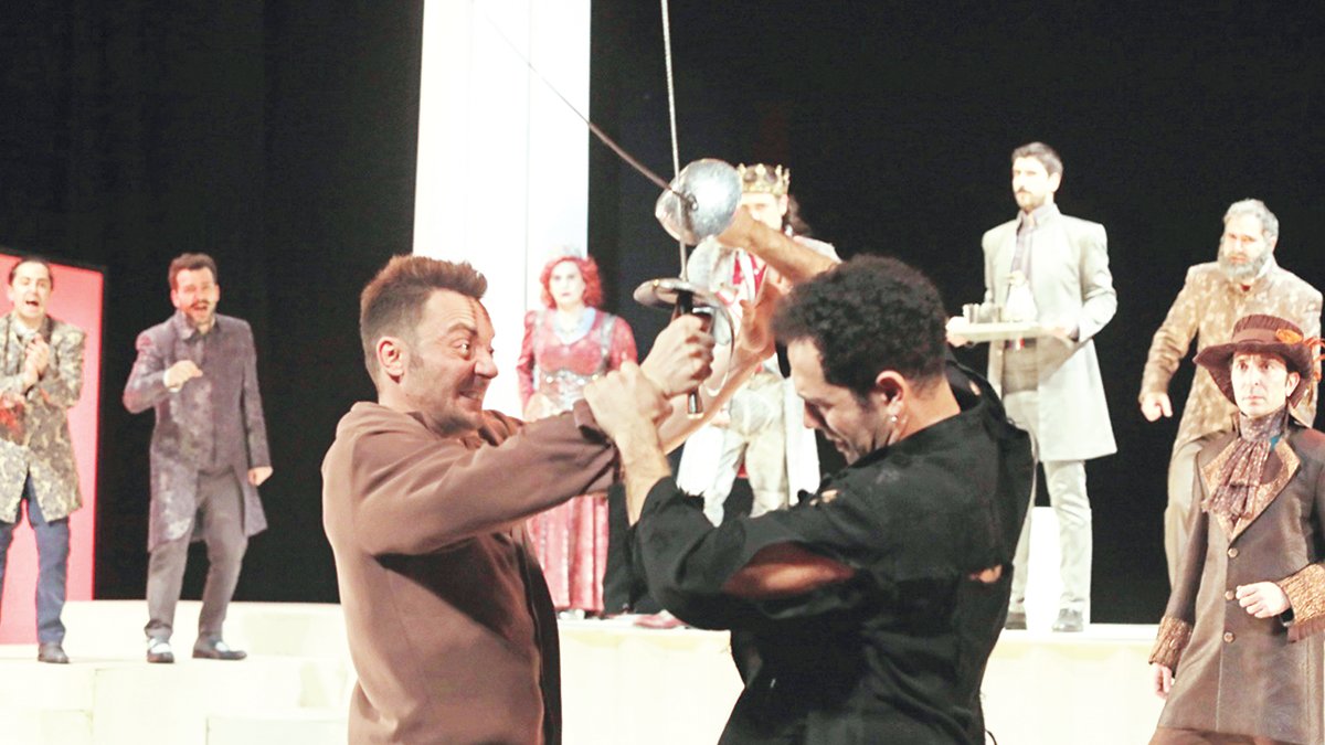 Darülbedayi’nin gözdelerine yedi ödül