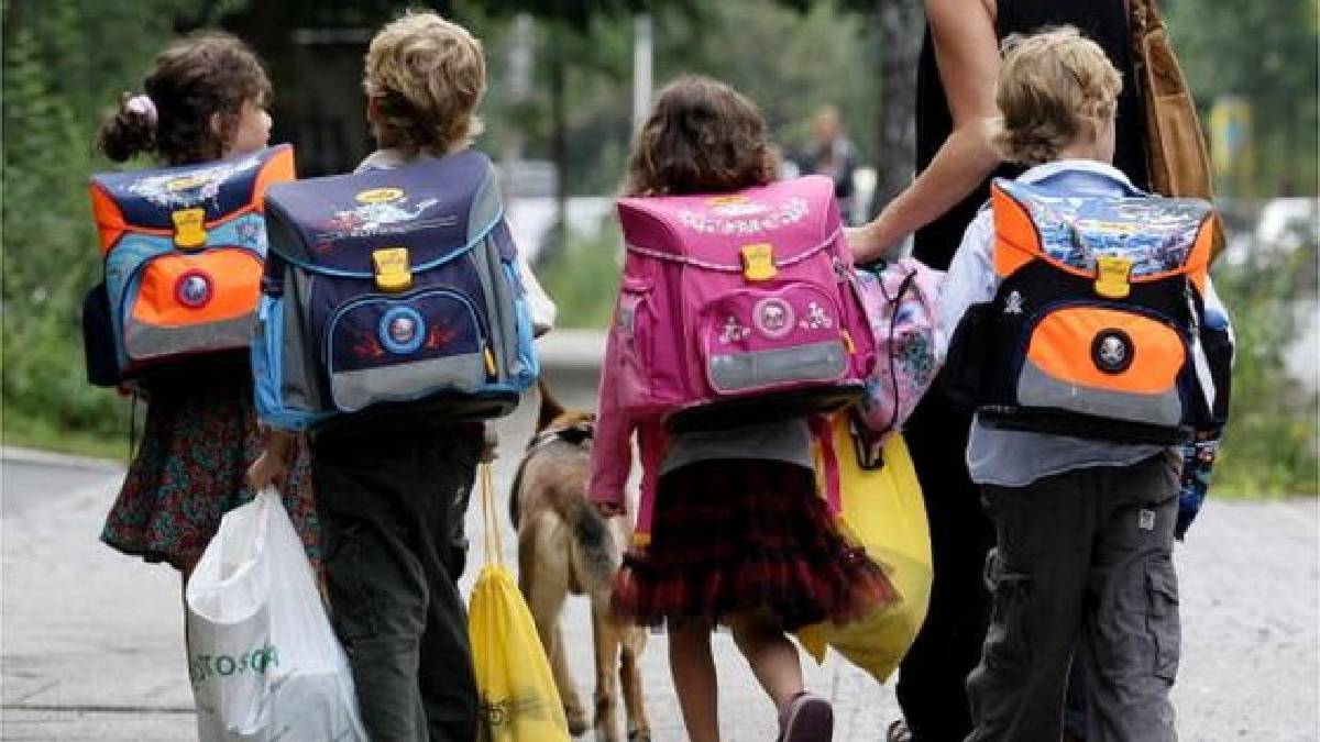 İlkokul, ortaokul, lise öğrencilerine flaş açıklama! MEB’den karar çıktı! 1 ay daha erken…