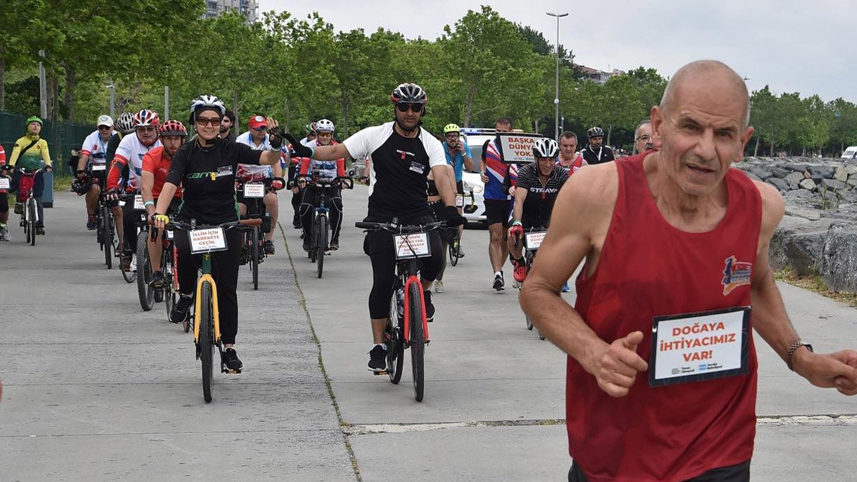İklim krizine farkındalık oluşturmak için pedal çevirdiler, koştular, yüzdüler