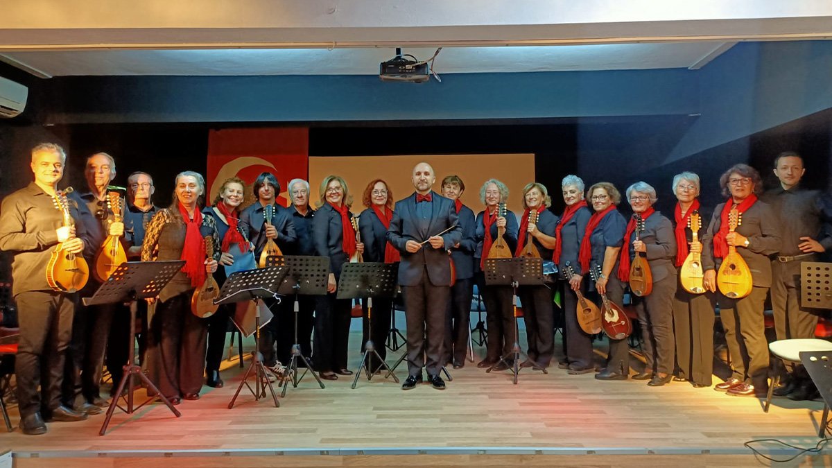 Bayraklı’nın ‘Mandolin Orkestrası’ yaza merhaba diyecek