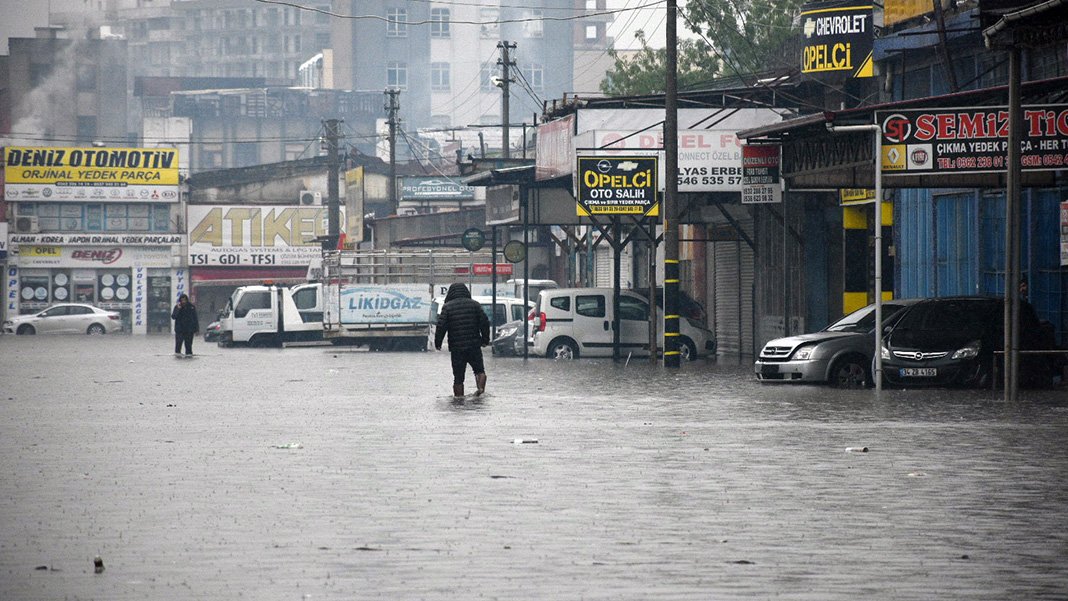 Ordu ve Samsun'da eğitime sağanak engeli