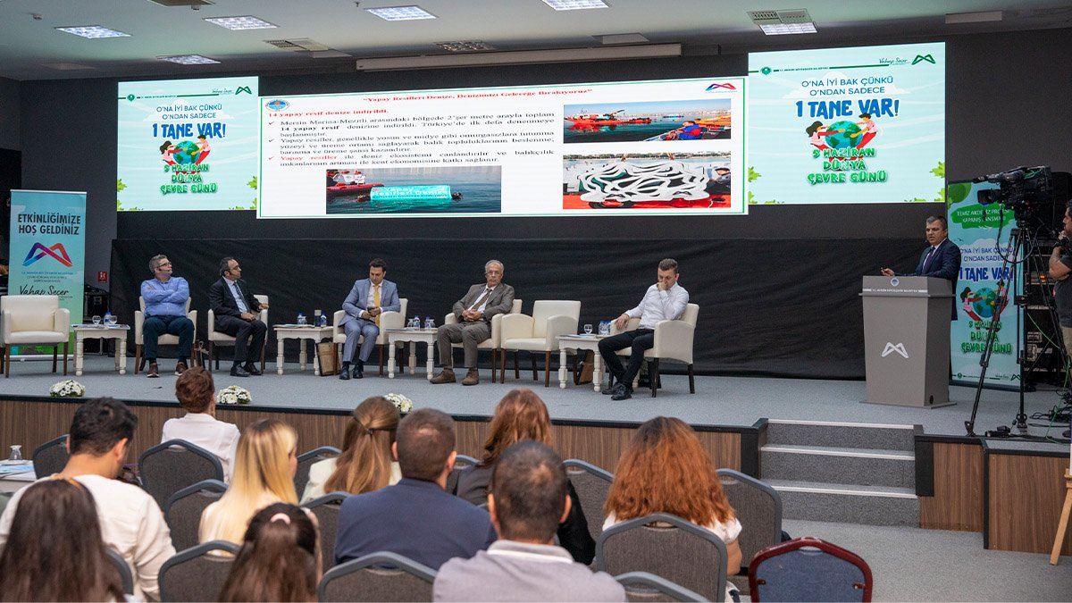 Büyükşehir Belediyesi’nden ‘Temiz Akdeniz, Temiz Mersin’ paneli