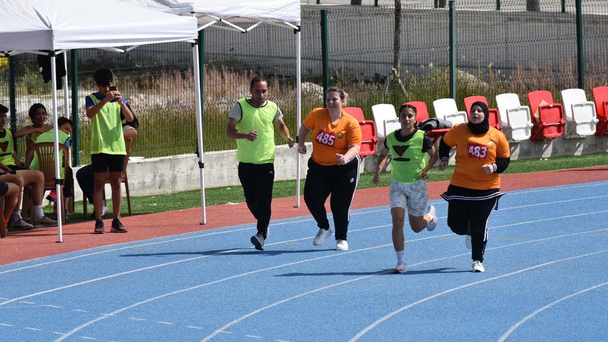 Yenimahalle Konya’da madalyaları topladı