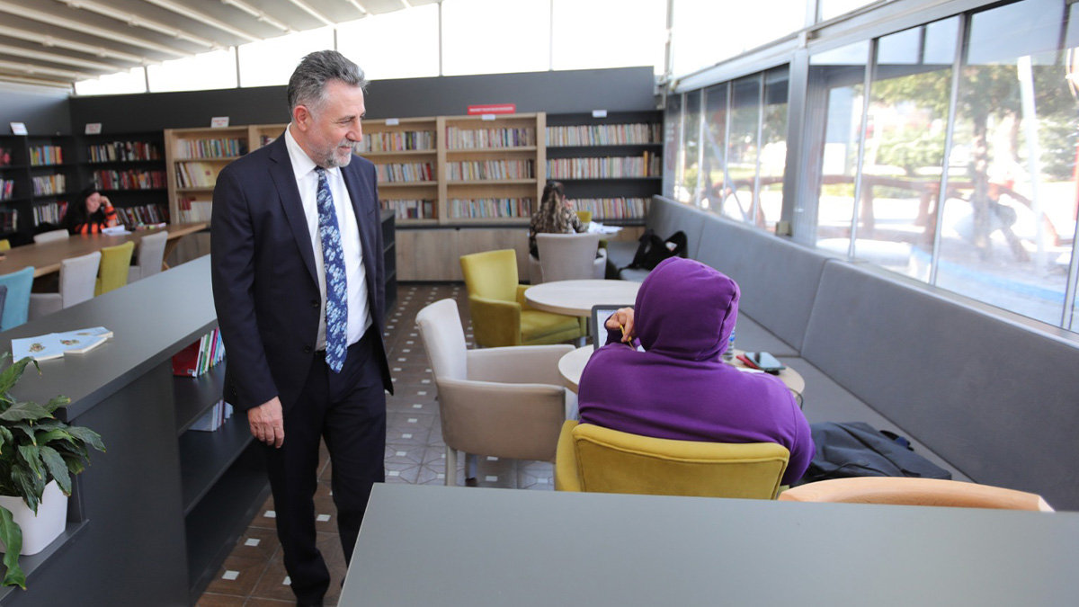 Bayraklı’da kitap kafelerin sayısı artıyor