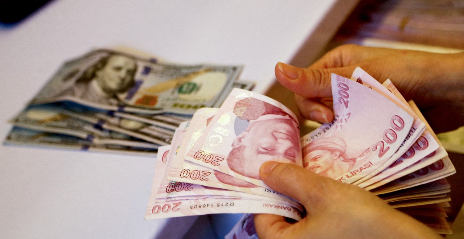 Bu ay başvuran emeklilere tam 10 bin TL geri ödemesiz para! Teklifi duyan soluğu şubede alacak