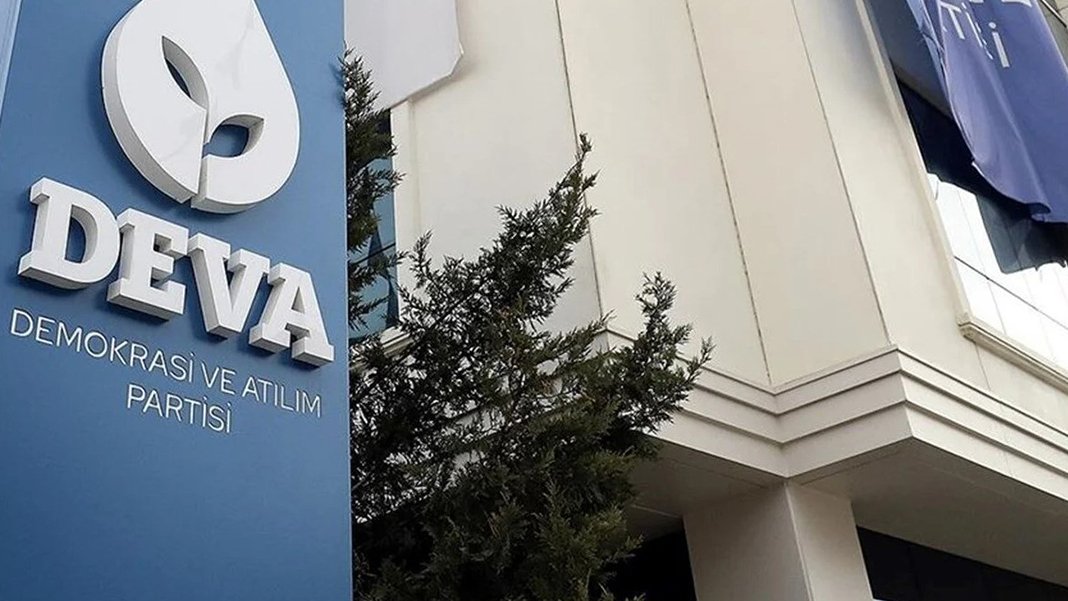 Davutoğlu'nun 'Muhafazakar muhalefete ihtiyaç var' teklifine DEVA'dan yanıt: Tüm yönleriyle değerlendiriyoruz