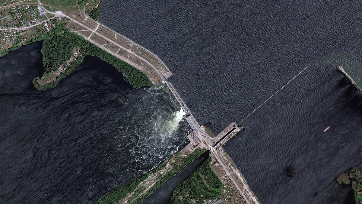 Bombalanan baraj sonrası sel! Mayınlar suda yüzüyor