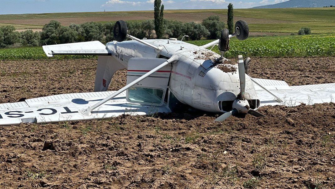 Aksaray'da eğitim uçağı düştü