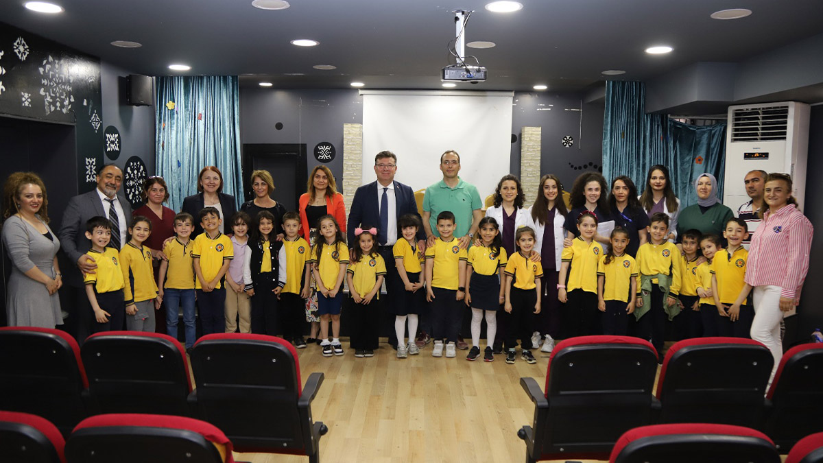 Kartallı öğrencilerin ilk diş taraması Kartal Belediyesinden