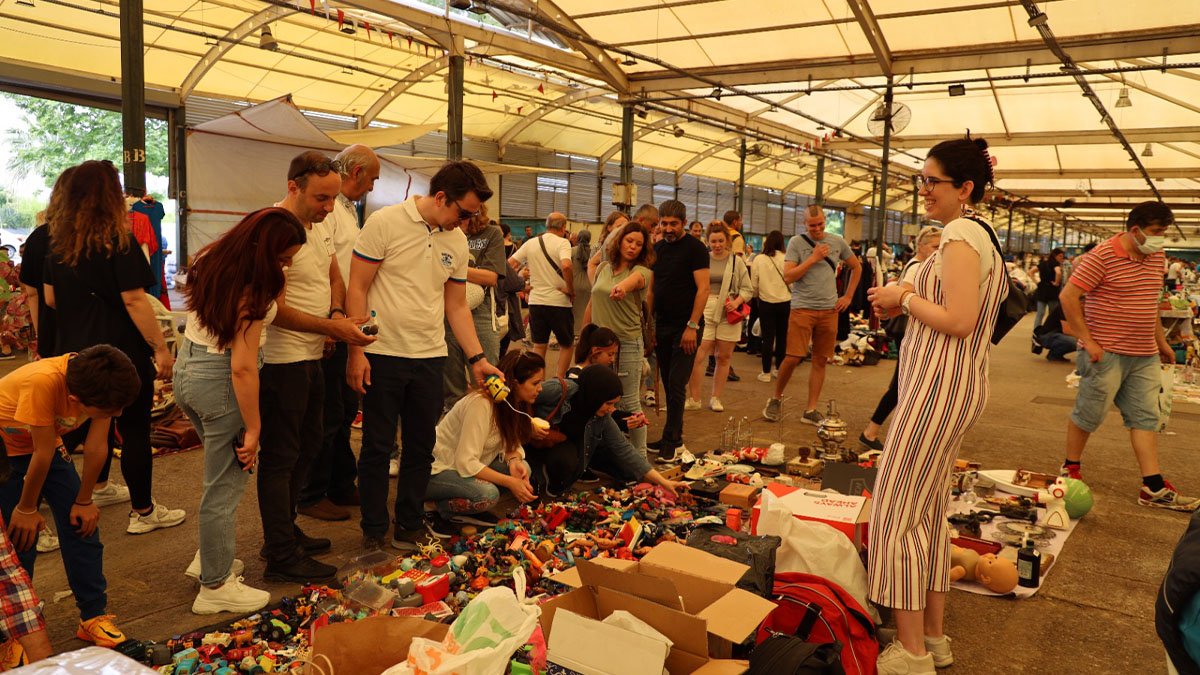 Karşıyaka’da ikinci el eşyalar yeniden hayat buluyor