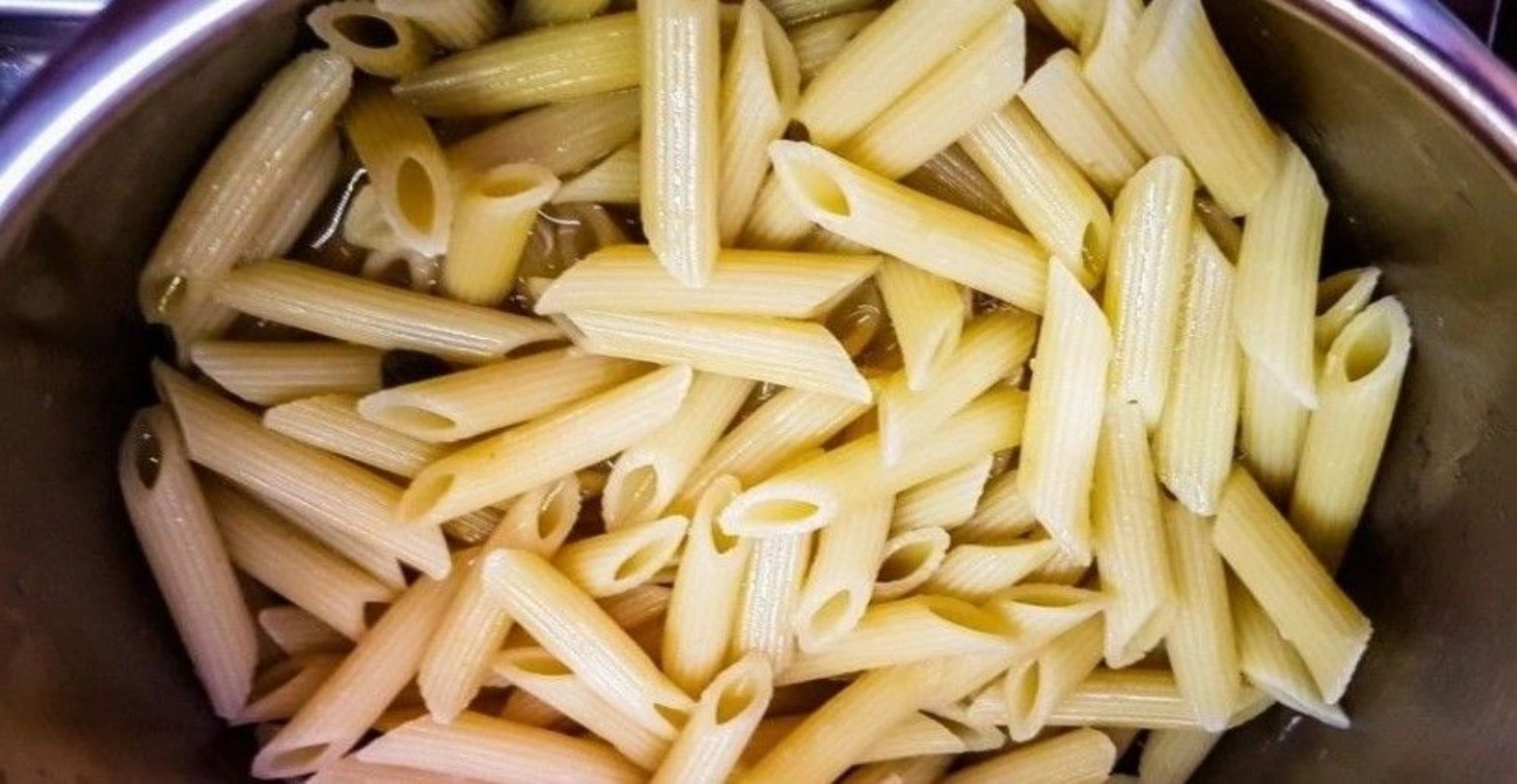 Herkesin doğru bildiği şey yanlış çoktı! Makarna pişirirken bunu yapanlar aman dikkat! Aşçılık sırrı ortaya çıktı