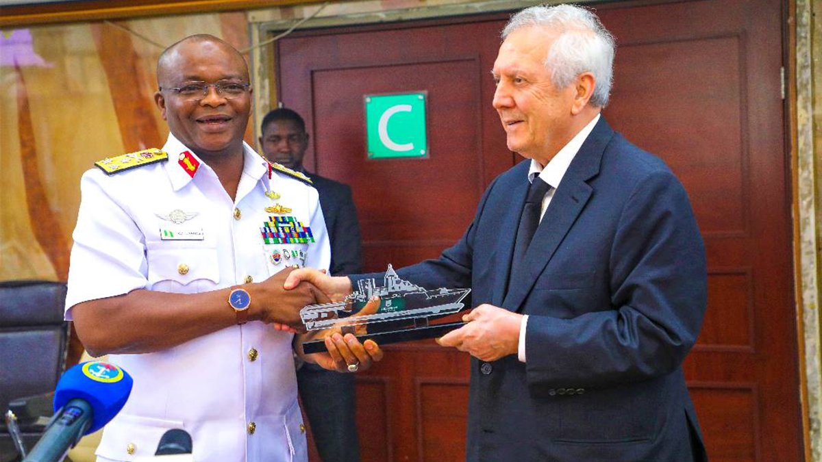 Fenerbahçe taraftarının çağrı yaptığı Aziz Yıldırım Nijerya ile anlaştı