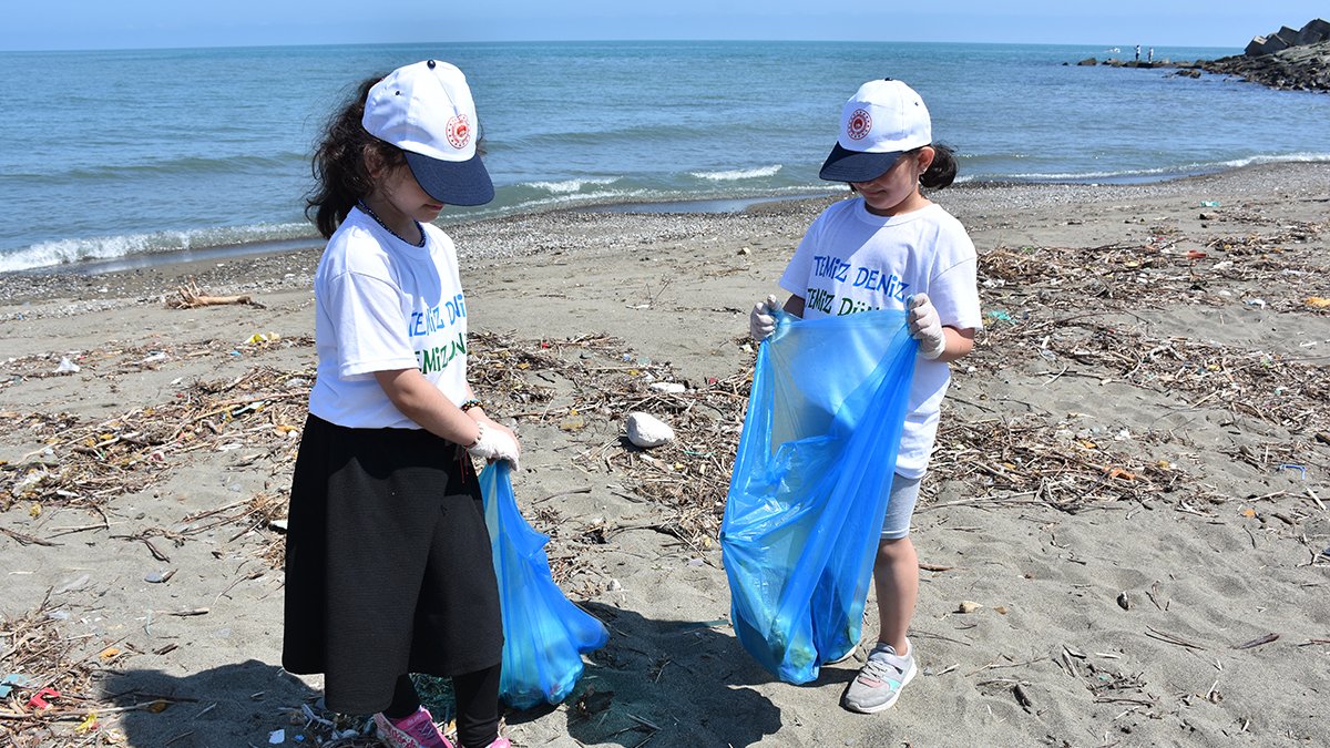 Trabzon'da sahiller temizlendi: Gönüllüler kolları sıvadı