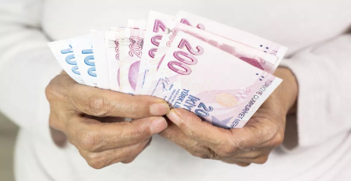 Ev hanımlarına emeklilik müjdesi kapıda! Evlilik şartı yok: Yarısından fazlasını devlet ödeyecek