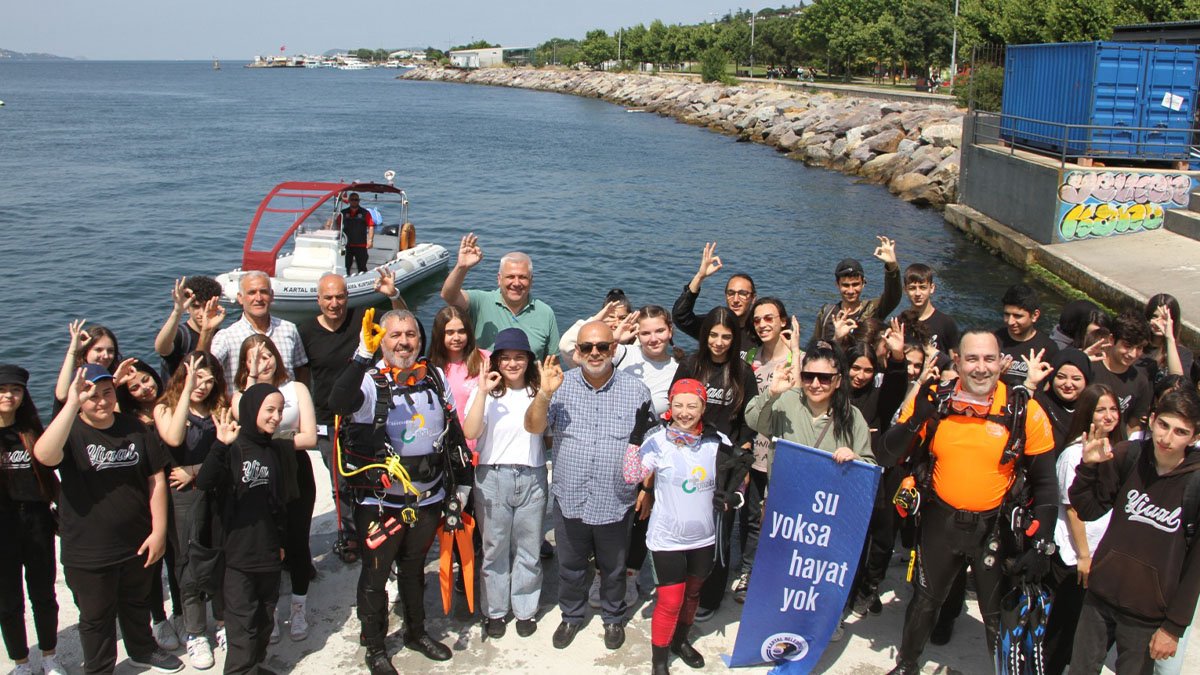 Kartal’da, dalgıçlar deniz temizliği yaptı